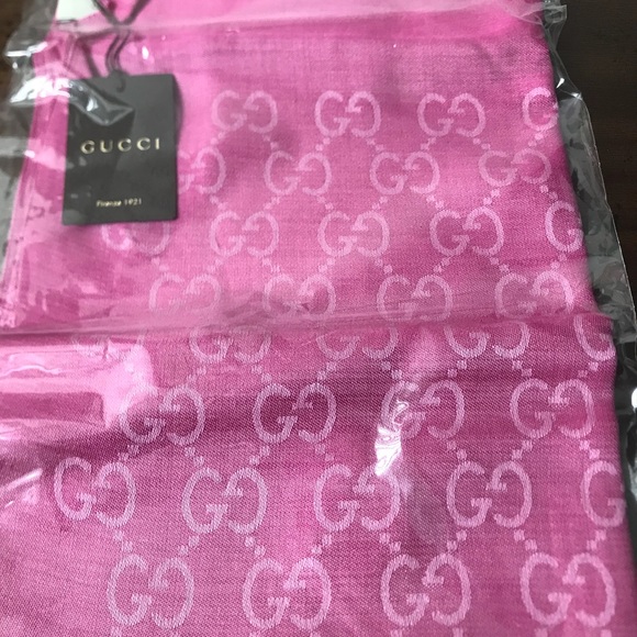 🎊5 ⭐️HP/RESTOCKED/JUST IN🎊Luxurious Gucci Scarf - Picture 6 of 6